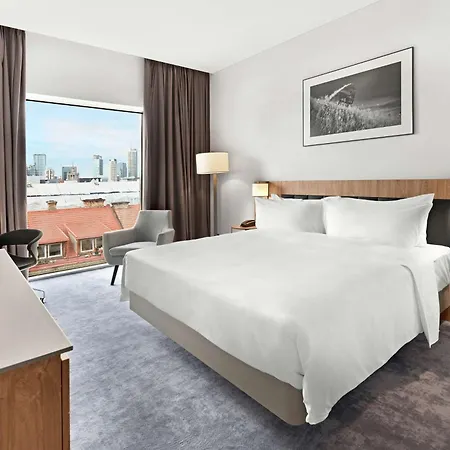 Hilton Garden Centre Hotel