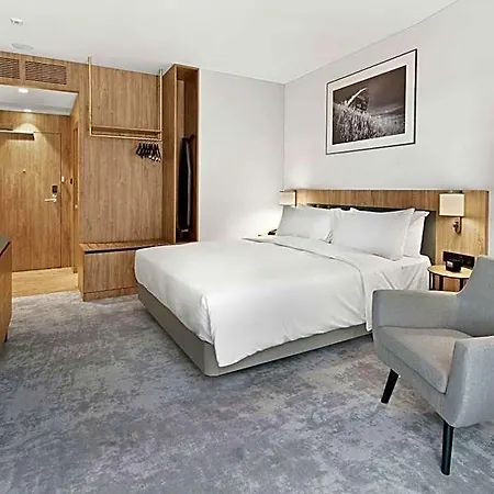 Hilton Garden Centre Hotel