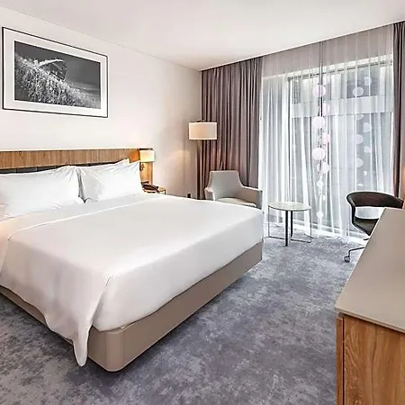 Hilton Garden Centre Hotel 4*