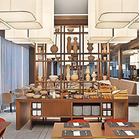 Hilton Garden Centre Hotel 4*