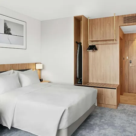 Szálloda Hilton Garden Centre 4*