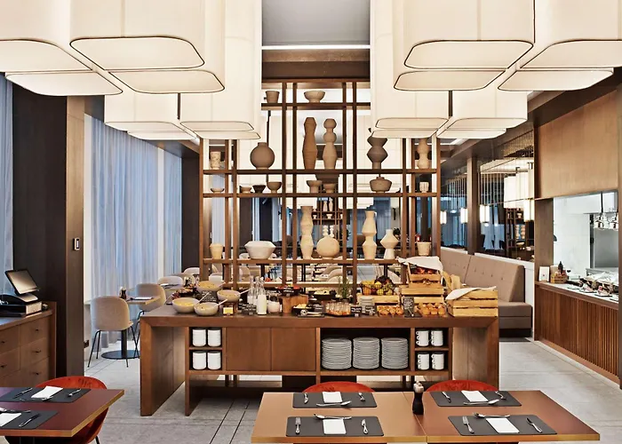 Hilton Garden Centre Hotel 4*