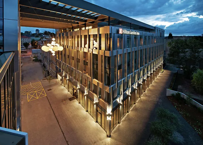 Hilton Garden Centre Hotel