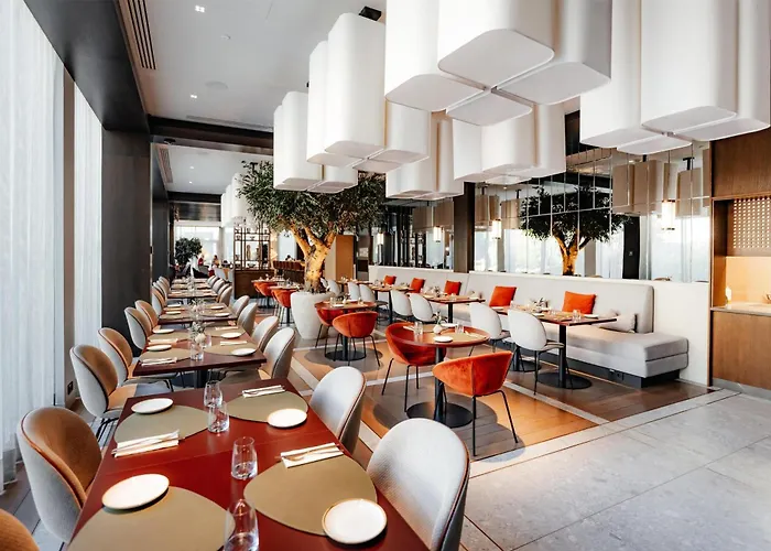 Hilton Garden Centre Hotel