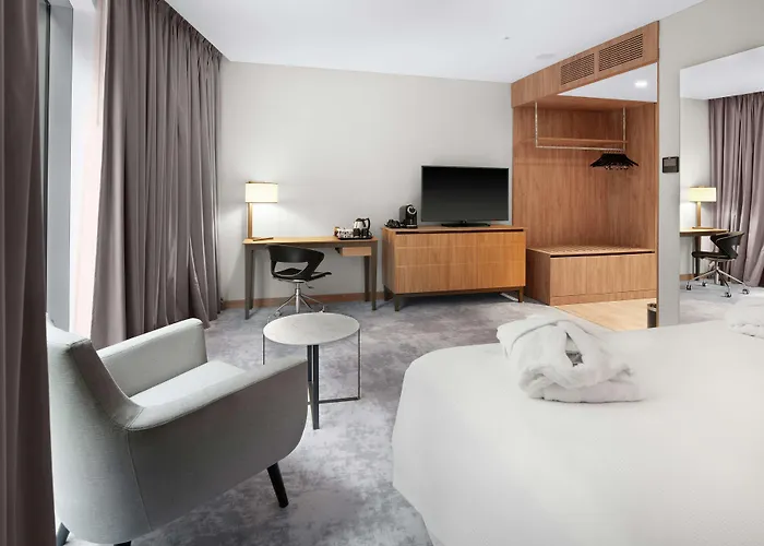 Hilton Garden Centre Hotel